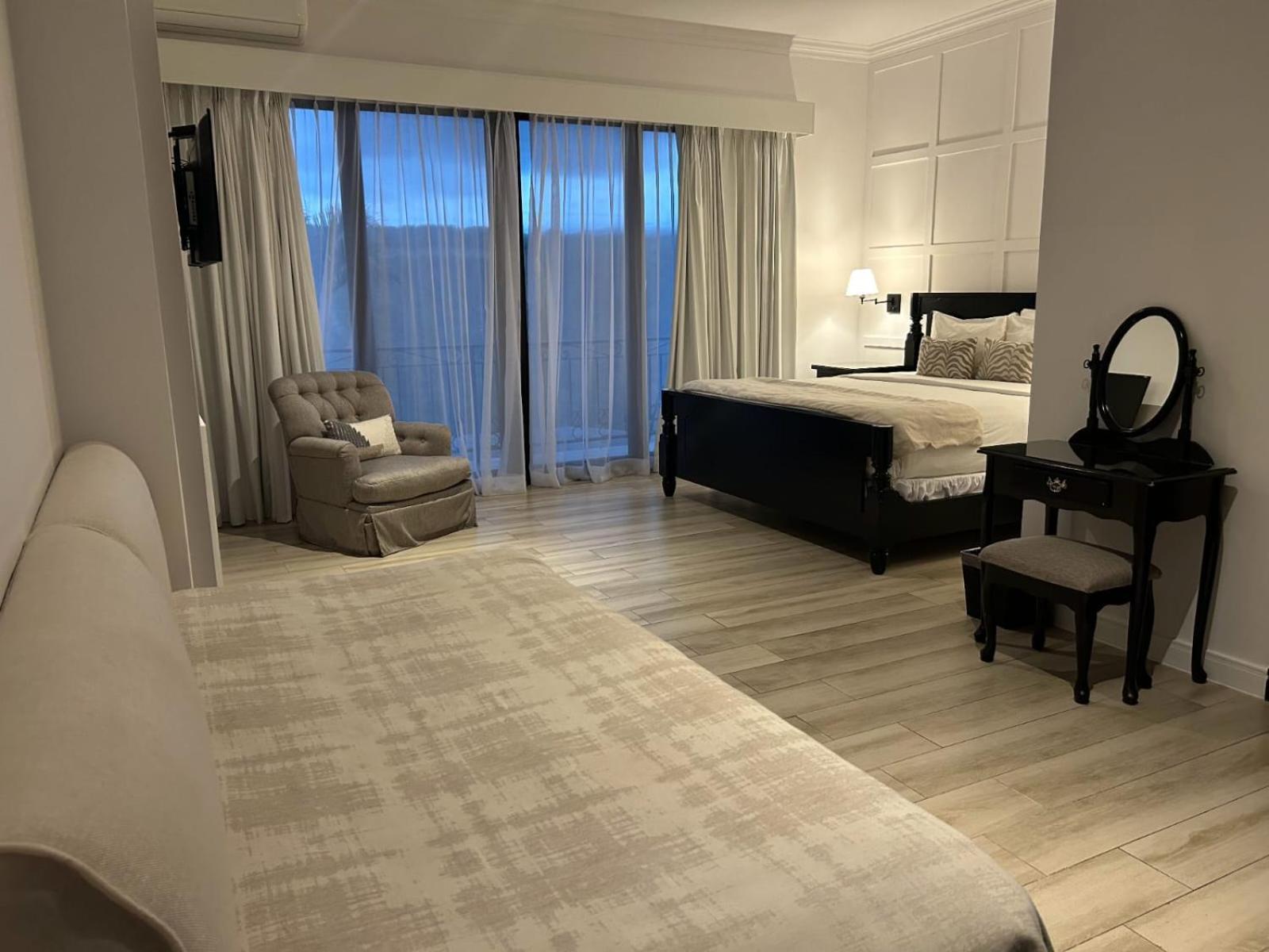 Suite Balcony,1576733420:JPEG